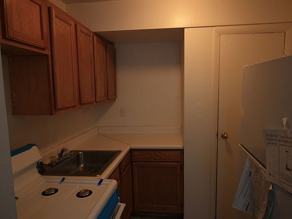 4th image of 810 Nat Ct APT 3
