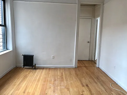 Rented by Alma Realty Corp. | media 2