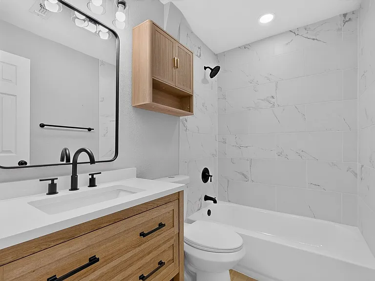 1748 Saint James Dr — Photo 35