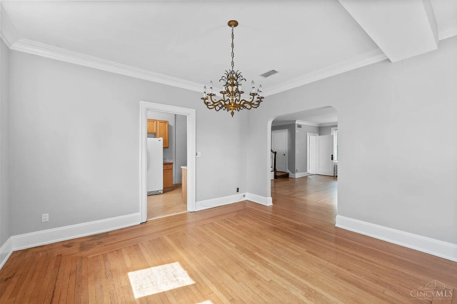 2817 Urwiler Ave — Photo 2