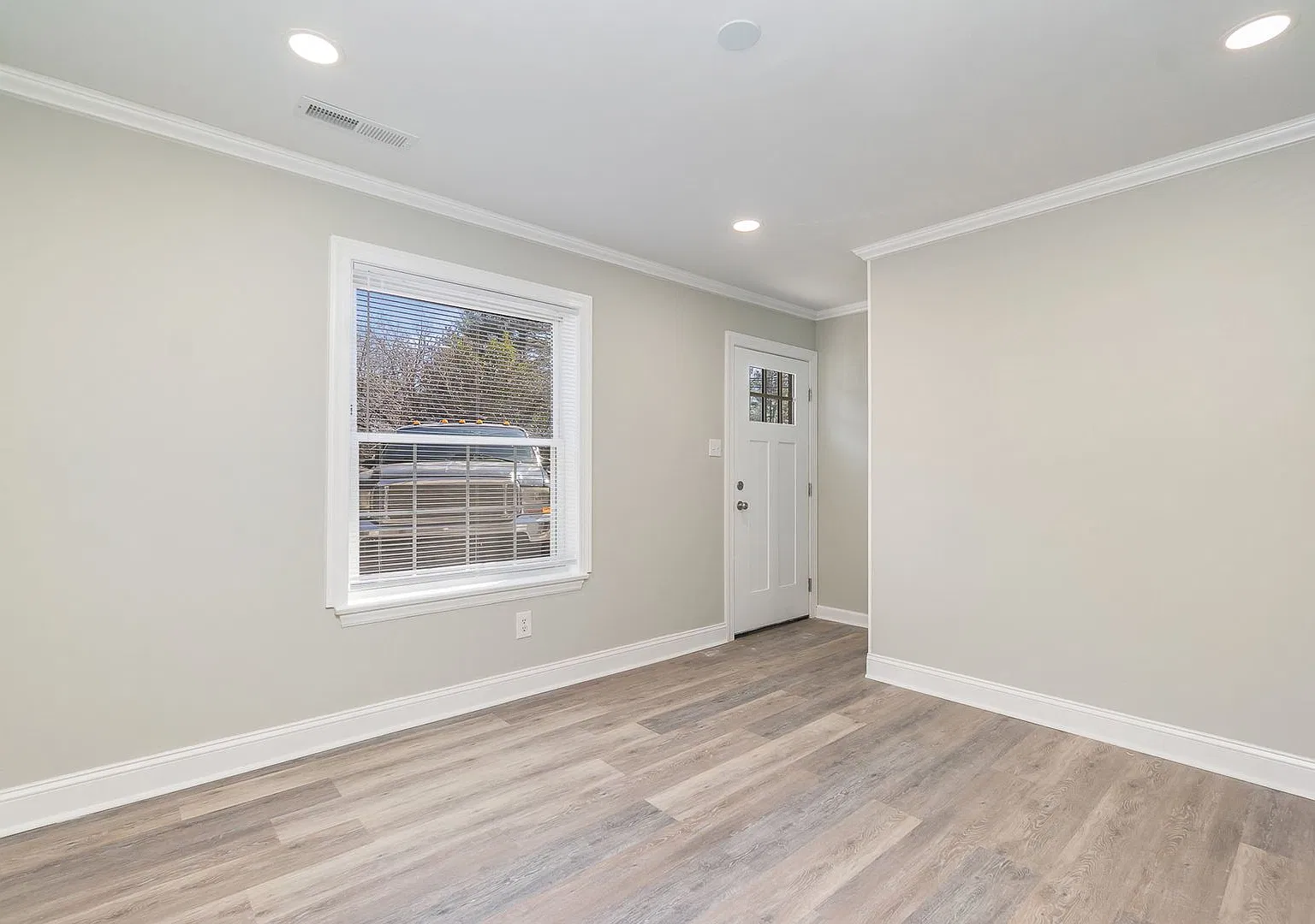 Circle View Apartments — Photo 3
