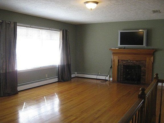 3rd image of 308 Starmont Dr