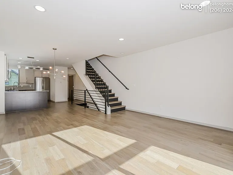 504 N 105th St — Photo 5