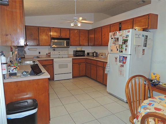 4th image of 4805 Meadow Dr