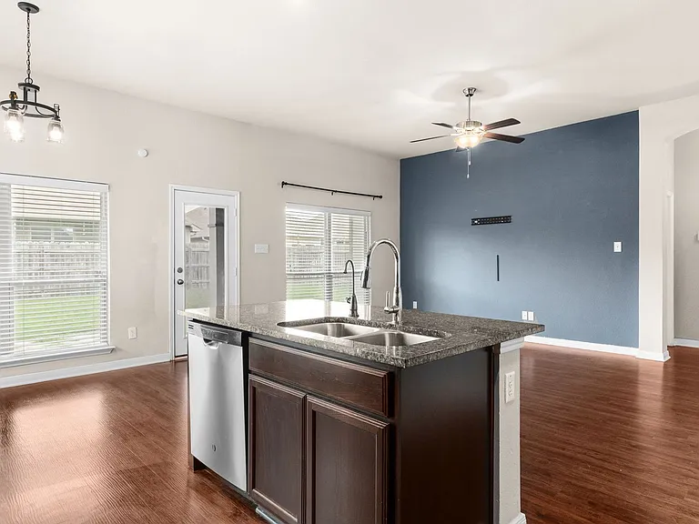 1310 Lilac Ledge Dr — Photo 6