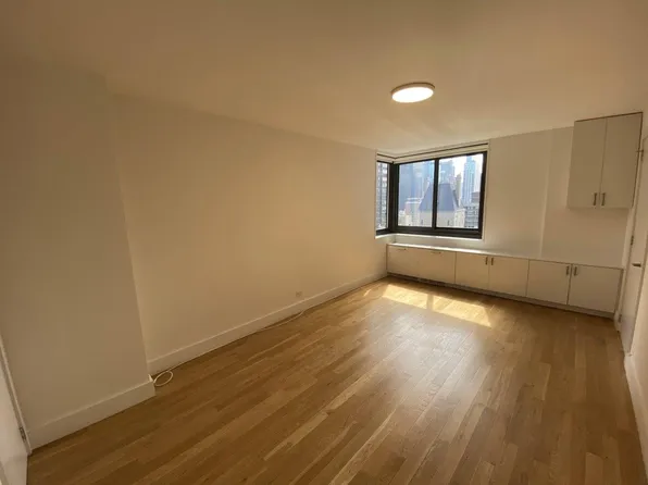 347 West 57th Street image 11 of 26