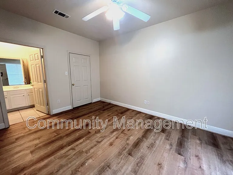 5163 Etta St #7A — Photo 4
