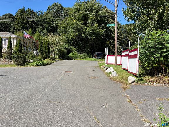 2nd image of 100 Toros Avenue