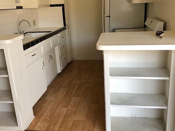 3rd image of 3514 Mentone Ave APT 7