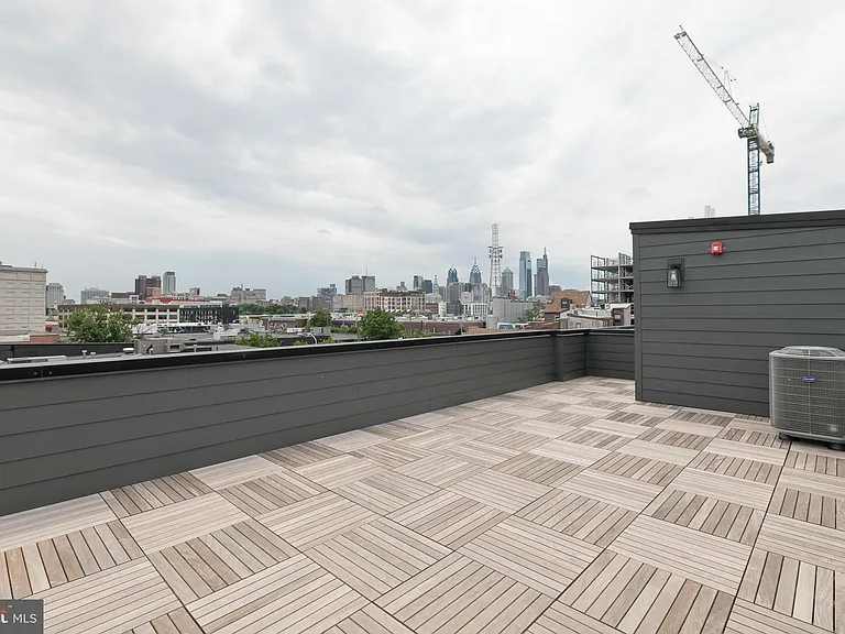 555 N Lawrence St — Photo 18