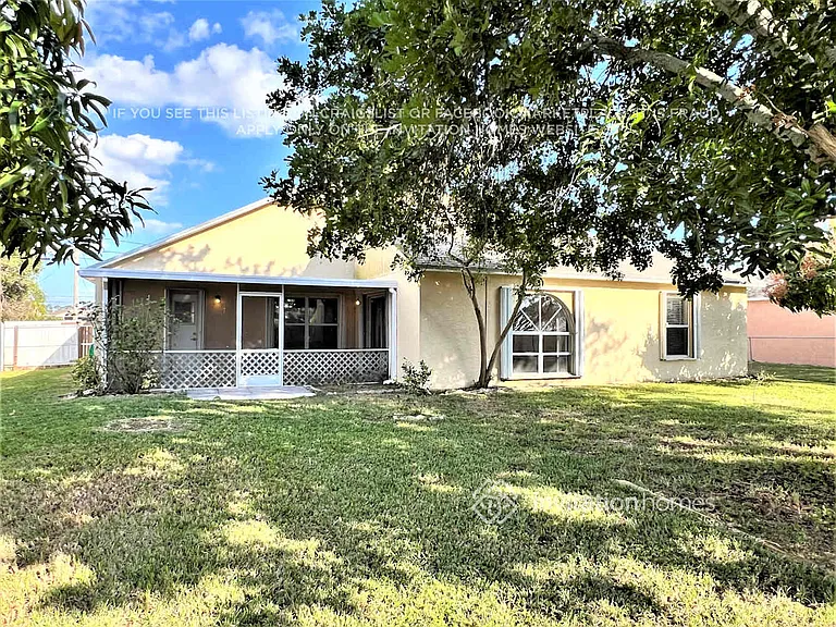 2110 SW Algiers St — Photo 16