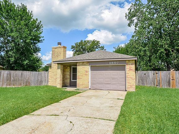 3rd image of 8607 Crystal Cove Cir