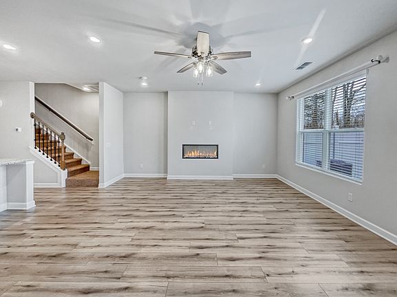 5th image of 3051 Duvall Dr