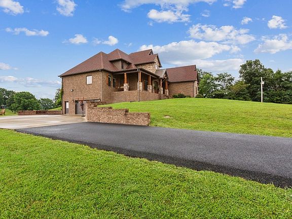 4th image of 215 George Akins Rd