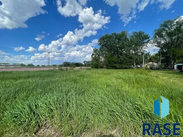 100 S Holly Ave, Sioux Falls, SD 57104