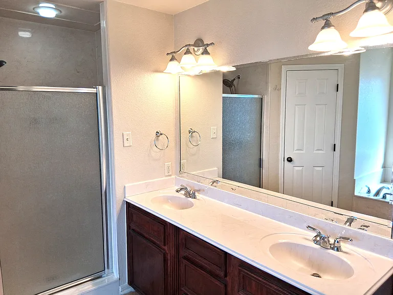 Primary En Suite