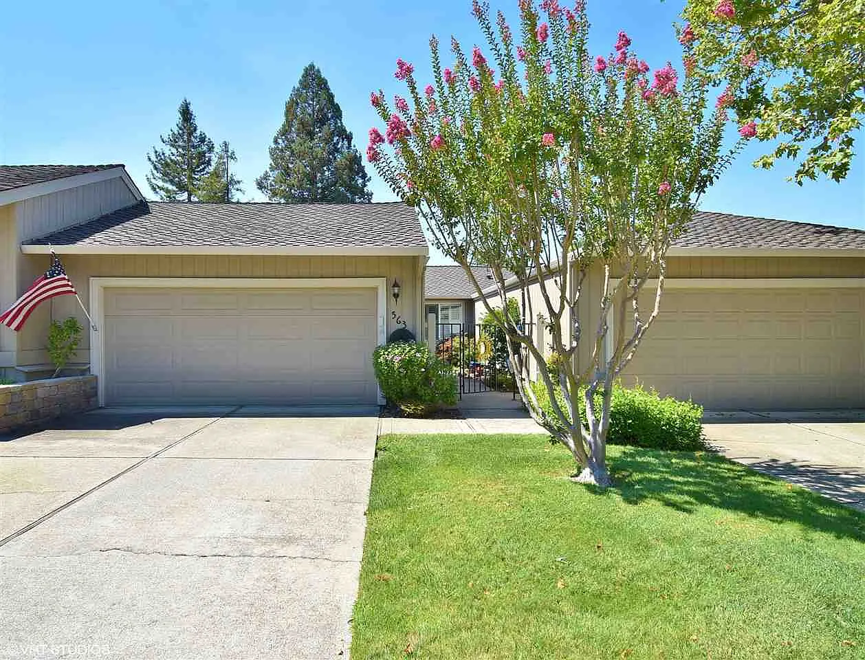 563 Rolling Hills Ln photo 1
