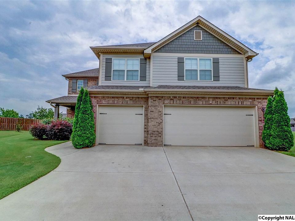 1st image of 131 Rainwood Dr
