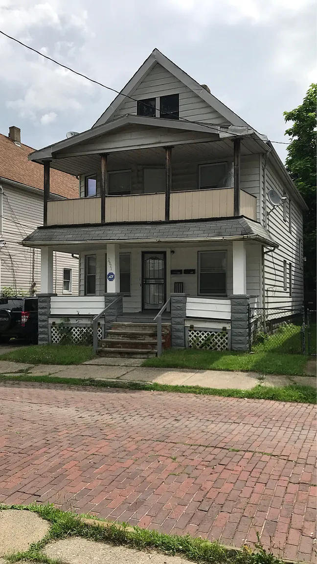 2971 E 66th St photo 1