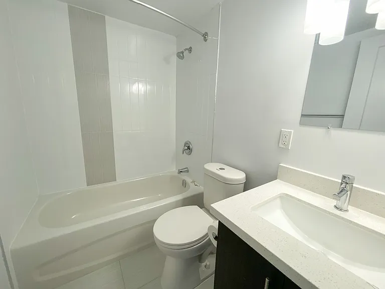 150 Allan St — Photo 5