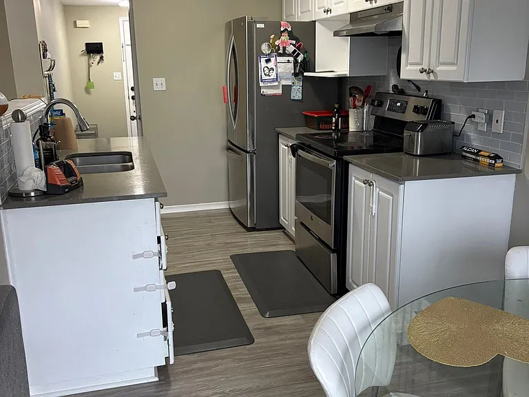 42 N Foxglove Cres — Photo 8