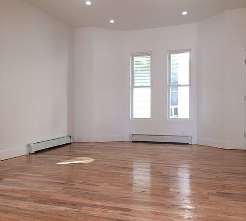 5th image of 371 E 23rd St