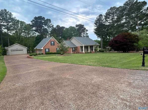 110 Cochran Ln, Albertville, AL 35951
