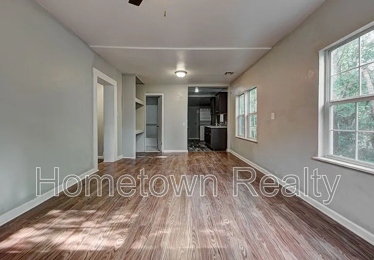 1801 E Madison St — Photo 7