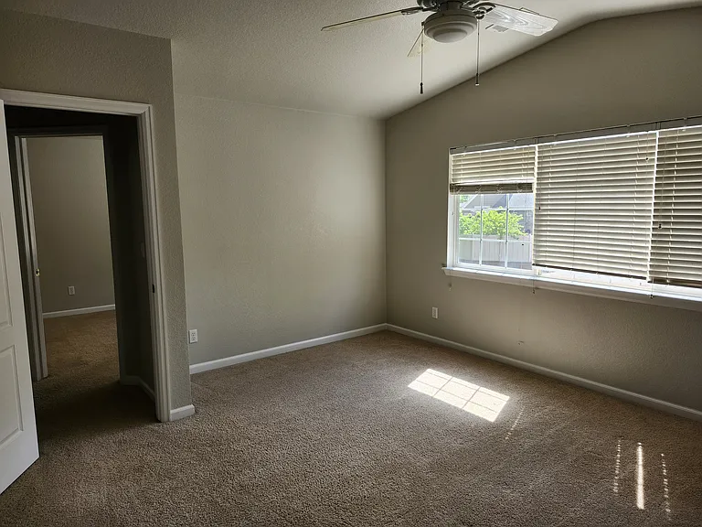 1432 Whitehall Dr #F — Photo 15