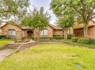 923 Riviera Dr, Mansfield, TX 76063