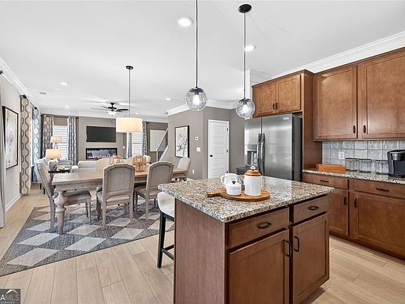 4th image of 111 Roy Dr