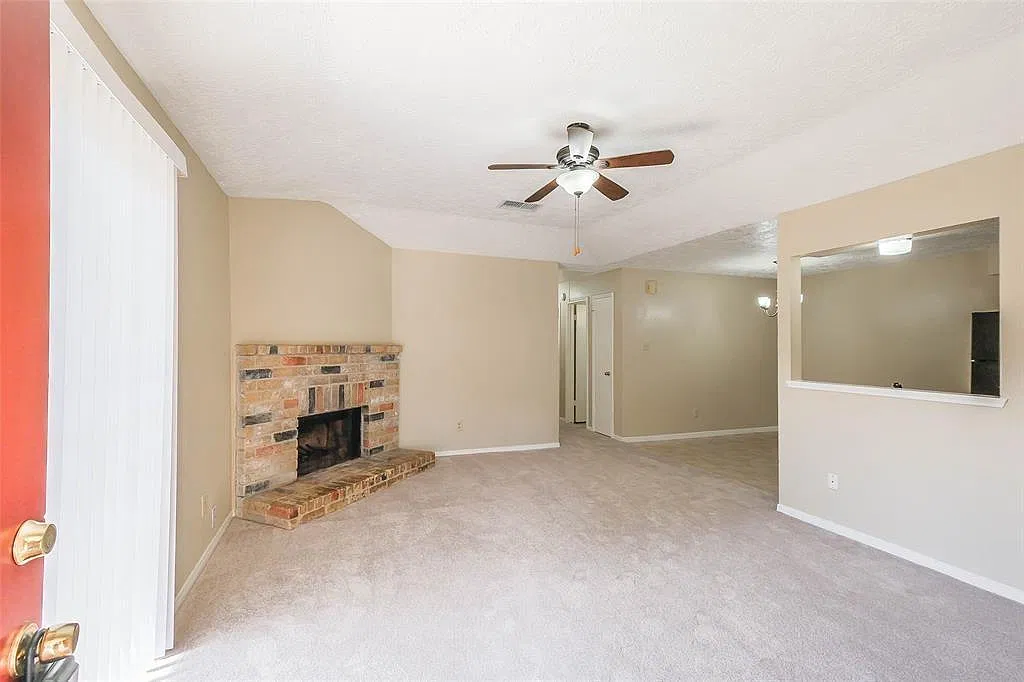 2 bed, 2.0 bath, 1025 sqft, $1,495 — Photo 2