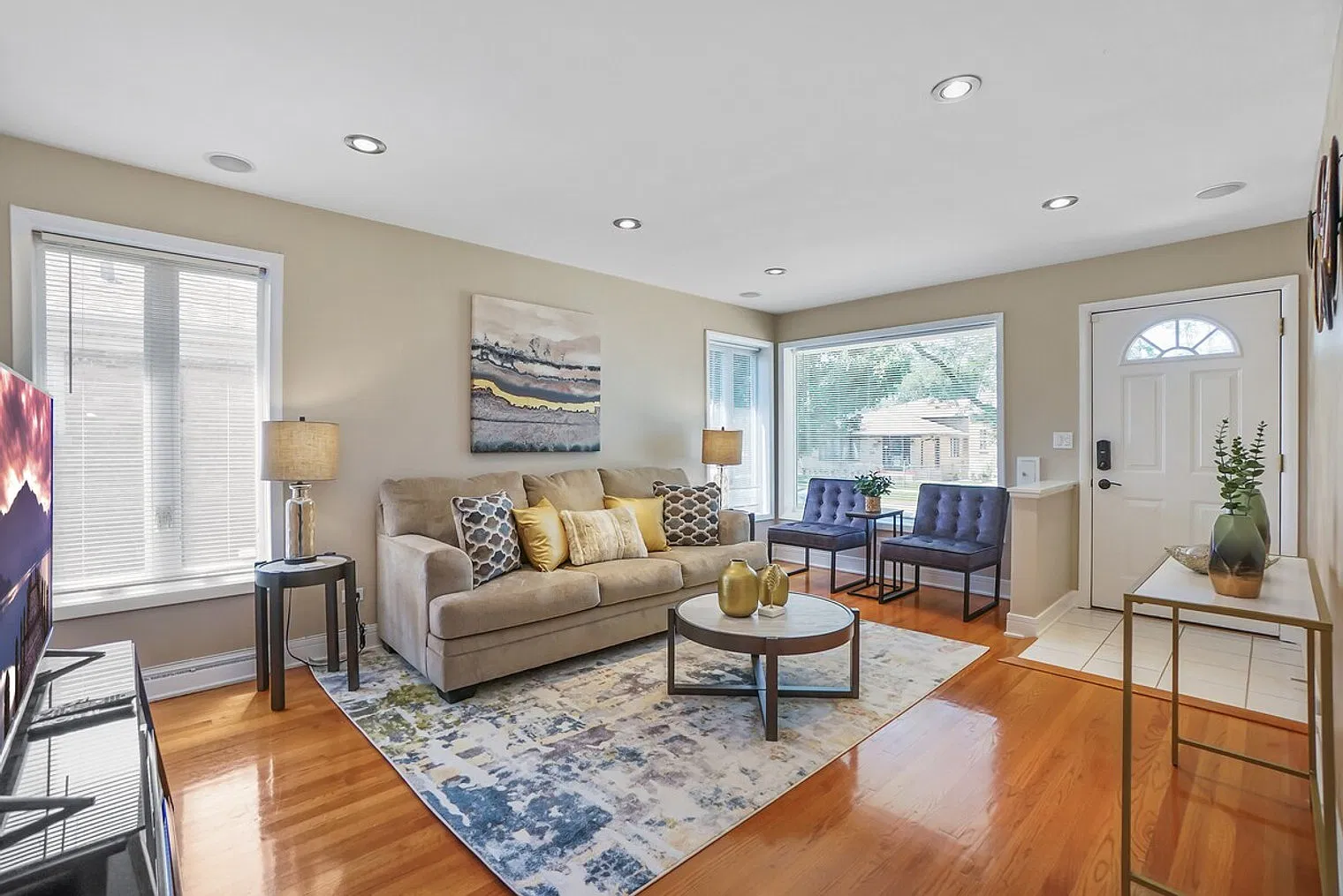 5 bed, 2.0 bath, $13,723 — Photo 1