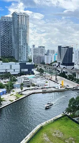 350 S Miami Ave #2302 — Photo 4