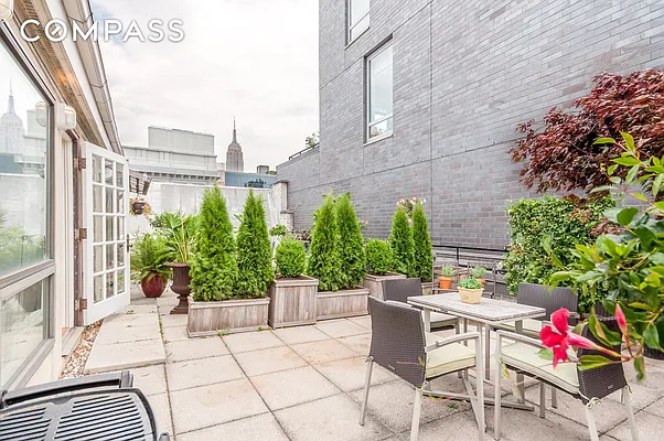 Sold by Compass | media 40