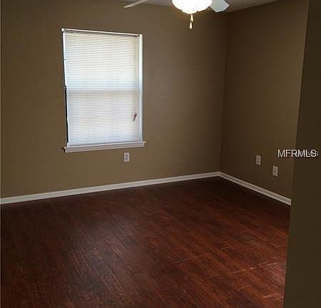 5th image of 951 Village Dr