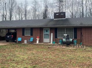 194 Canterbury Ln, North Wilkesboro, NC 28659
