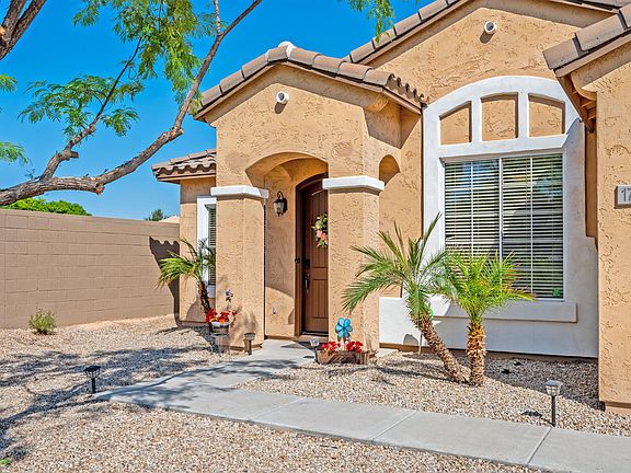 4th image of 17496 W Elaine Dr