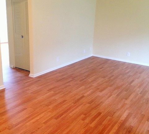 4th image of 2905 15th Ave APT 01
