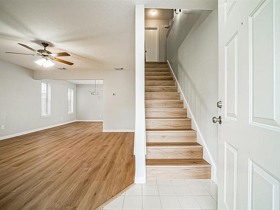 2nd image of 5807 Guadalupe Dr