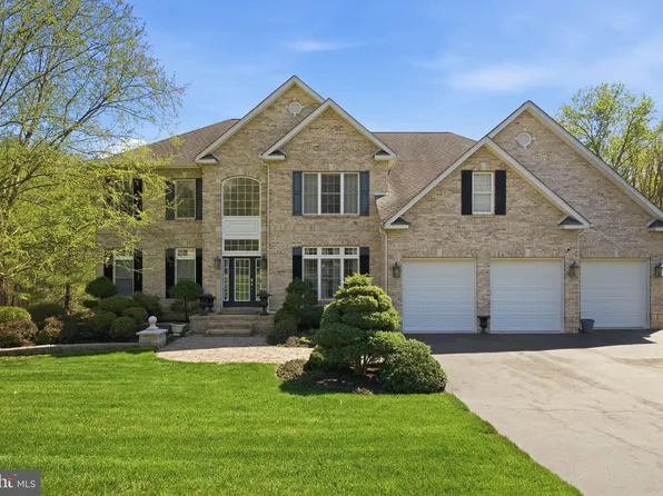 26 Lake Forest Dr, Elkton, MD 21921