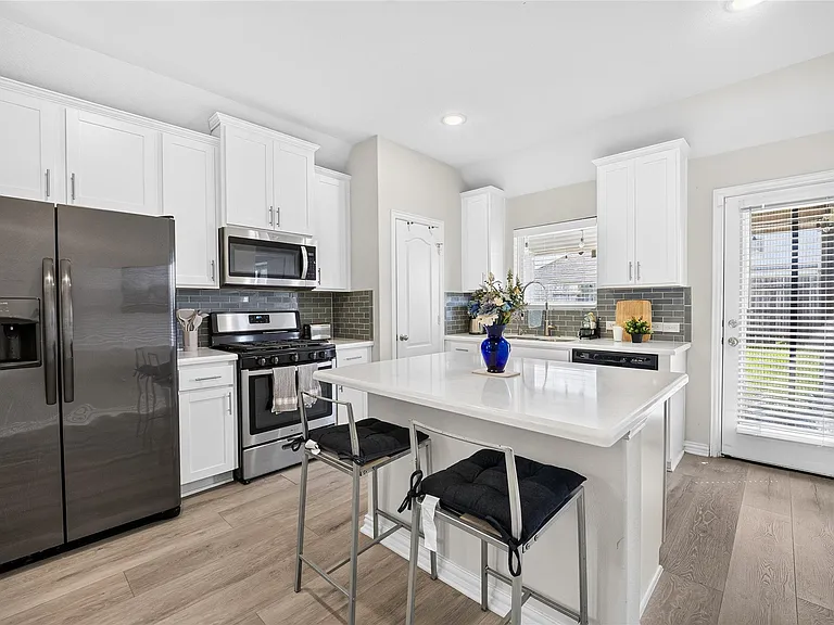 12823 Silverbank Run Dr — Photo 9