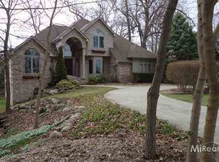 719 N Riverside Ave E, Saint Clair, MI 48079