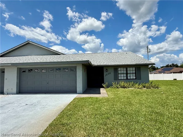 1644 W Orangewood Ct, Avon Park, FL 33825
