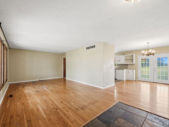 4th image of 15574 11th Rd