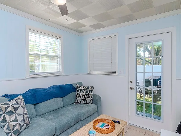 675 Clearwater Largo Rd S — Photo 43