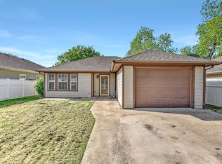616 E Sycamore St, Sherman, TX 75090