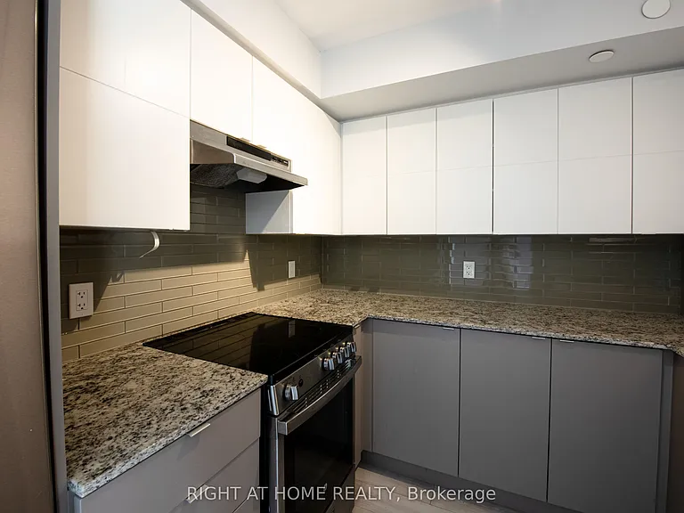 118 Varna Dr #101 — Photo 9