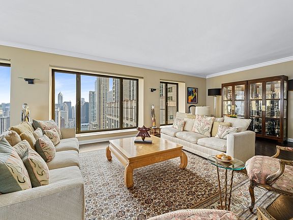 5th image of 950 N Michigan Ave APT 3606