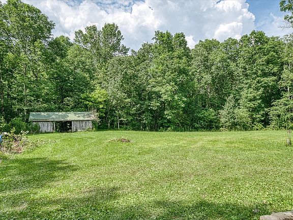 4th image of 90 Byers Ln